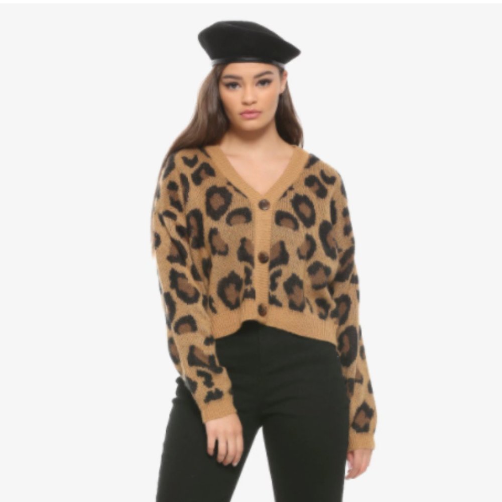 LEOPARD PRINT CROP CARDIGAN
